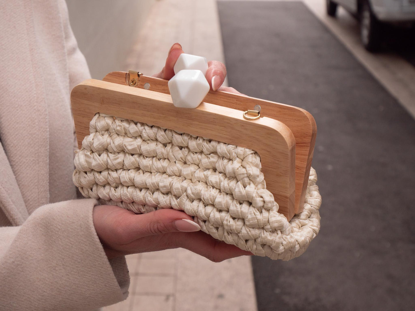 Pochette beige brillant