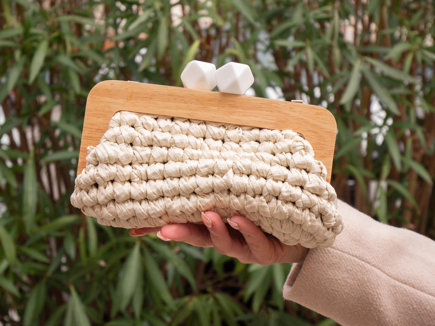 Pochette beige brillant